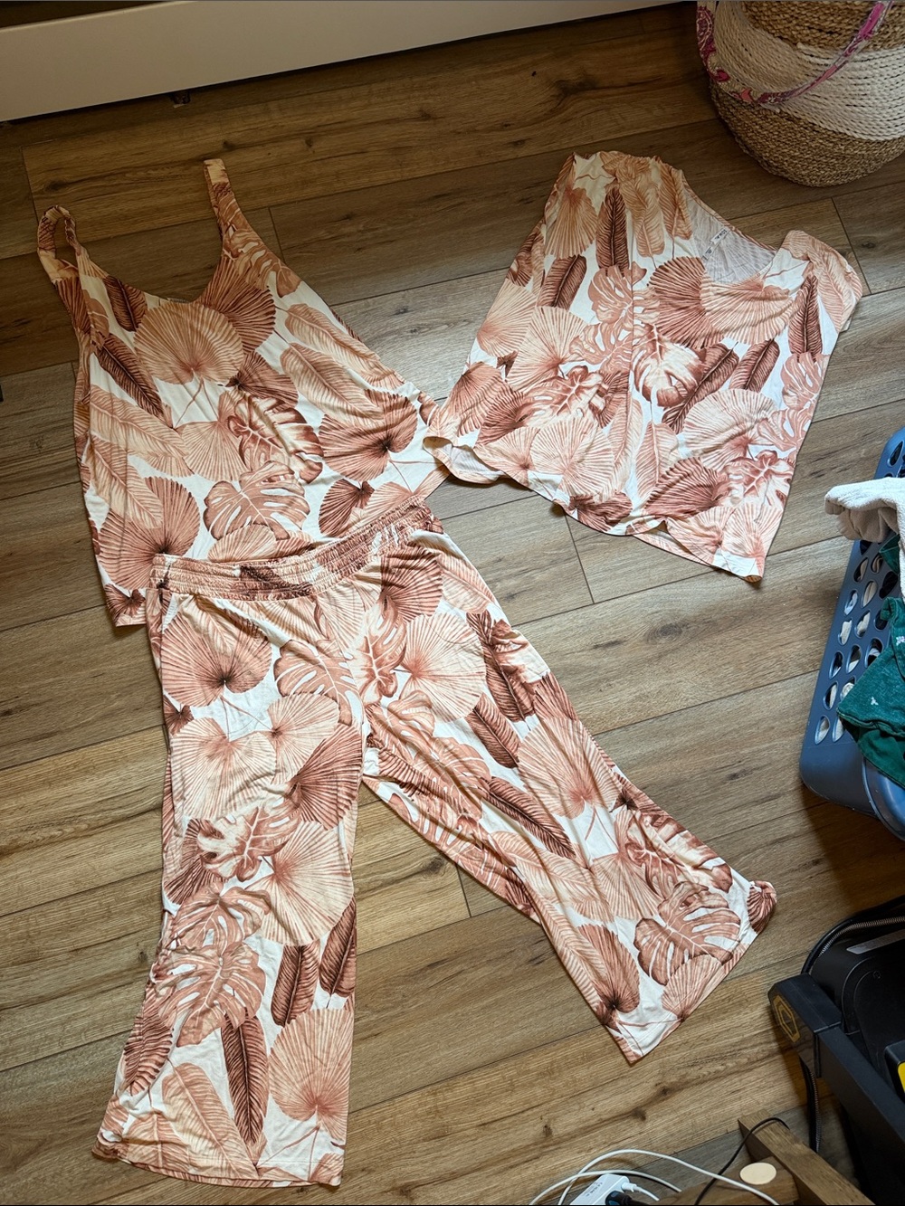 Women's Tropical Print Wide-Leg PJ Set in Peach